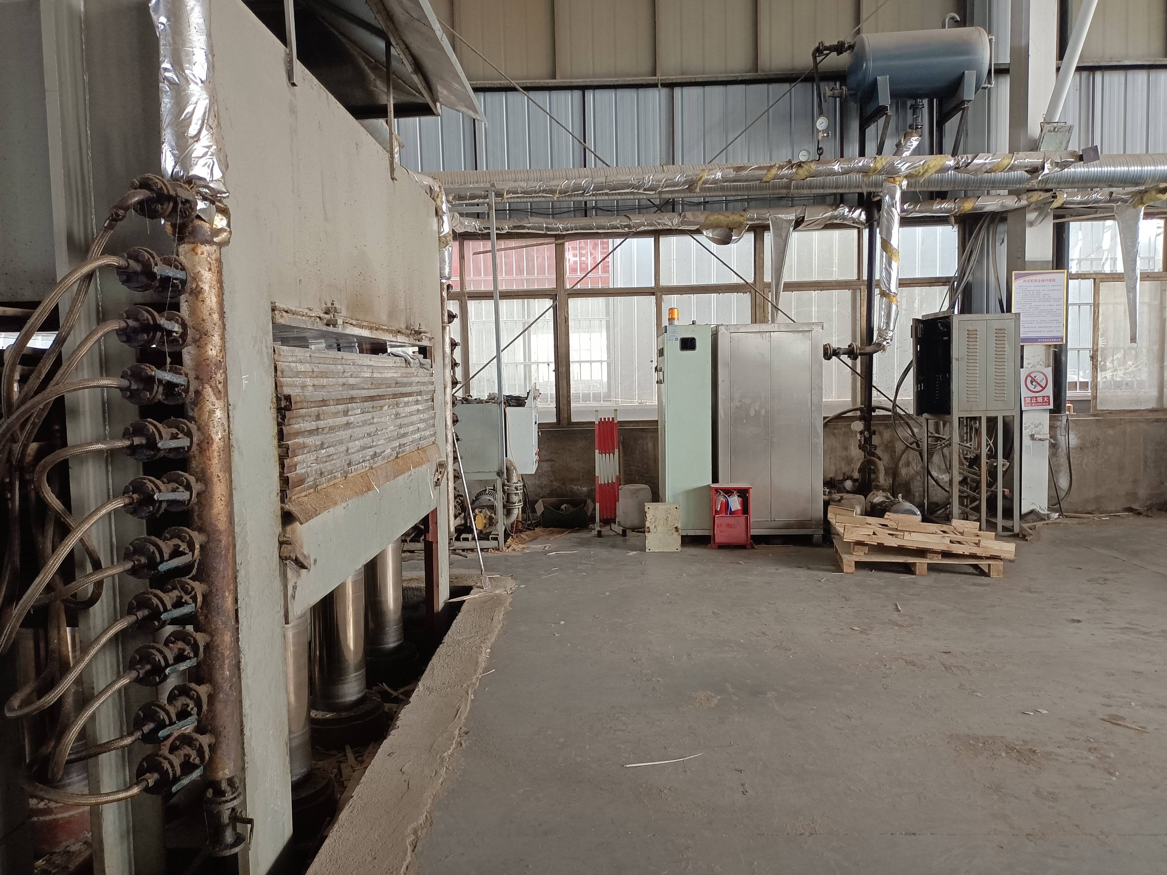 導熱油管道電磁加熱器（電磁導熱油爐）代替燃煤，燃氣導熱油爐在實木板材熱壓中應用